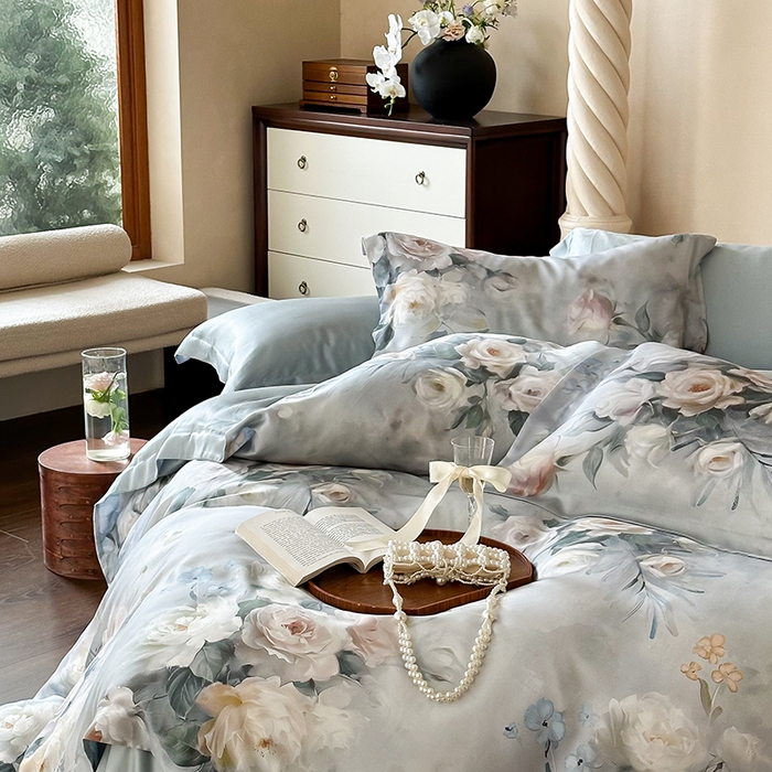 91家纺网 家纺一手货源 找家纺 2025新款60S奥地利兰精天丝数码印花宽边压线系列四件套 倾城-灰