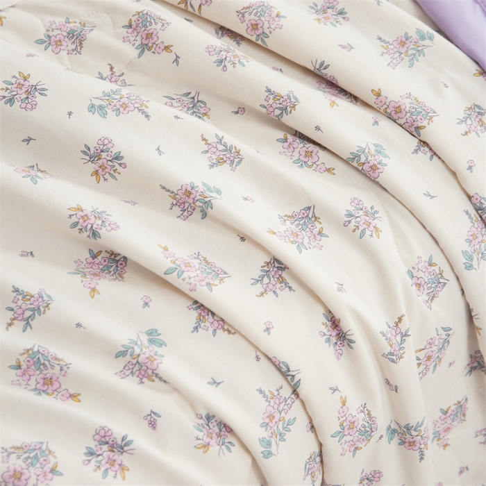 91家纺网 家纺一手货源 找家纺 博睿家纺 2025新款A类水洗双层纱皱皱纱大豆纤维被夏被夏凉被空调被 紫色花语