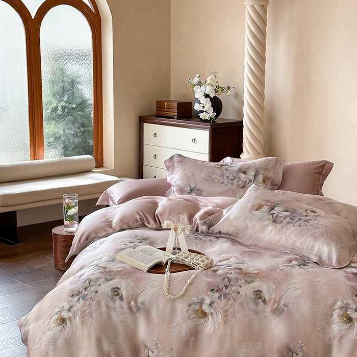 91家纺网 家纺一手货源 找家纺 2025新款60S奥地利兰精天丝数码印花宽边压线系列四件套 奥菲娜-粉