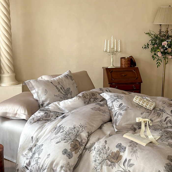 91家纺网 家纺一手货源 找家纺 2025新款60S奥地利兰精天丝数码印花宽边压线系列四件套 楠风-咖