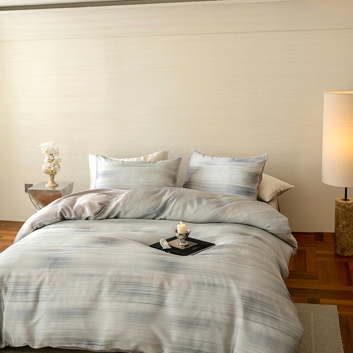 91家纺网 家纺一手货源 找家纺 咏绒家纺工厂店 2025新款60S奥地利兰精天丝数码印花暗合简约款系列四件套 卡西纳-紫