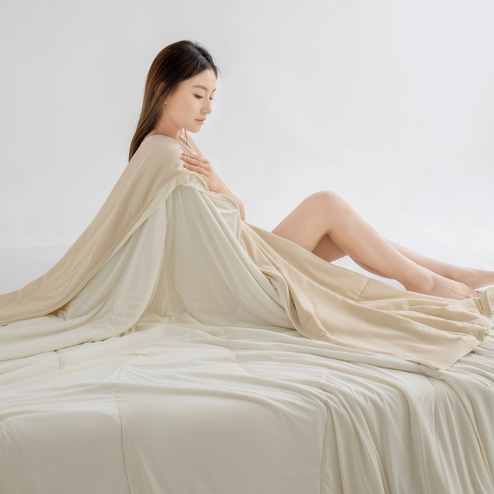 91家纺网 家纺一手货源 找家纺 兜米家居 2025新款亚朵同款夏季深睡被pro1夏凉被可机洗空调被透气被子 月光浅杏