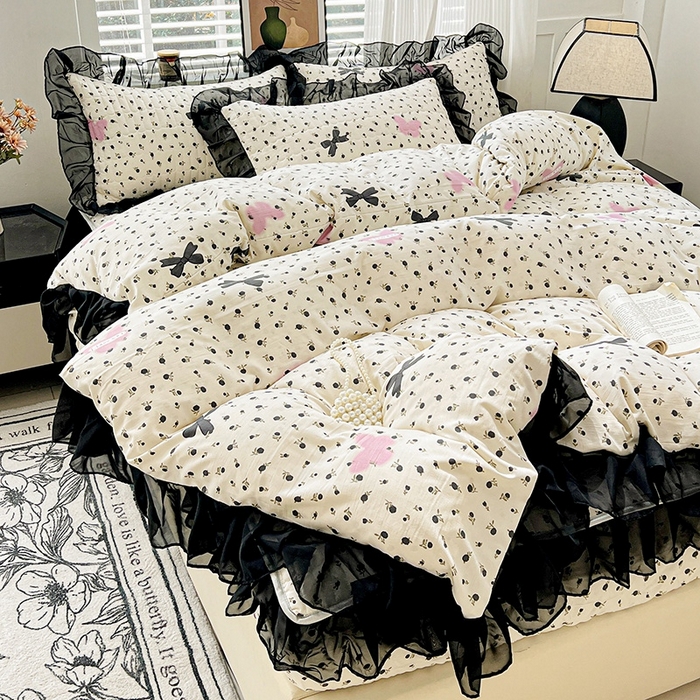 91家纺网 家纺一手货源 找家纺 艾橙家纺2025新款法式赫本风水洗棉印花雪纺花边单床笠 朵蔓花馨