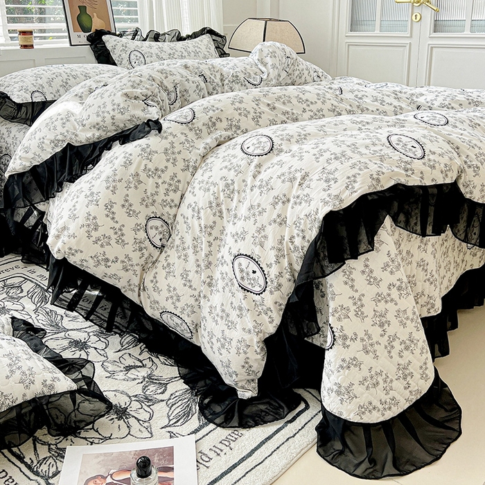 91家纺网 家纺一手货源 找家纺 艾橙 2025新款法式赫本风水洗棉印花雪纺花边单被套 澜音花香