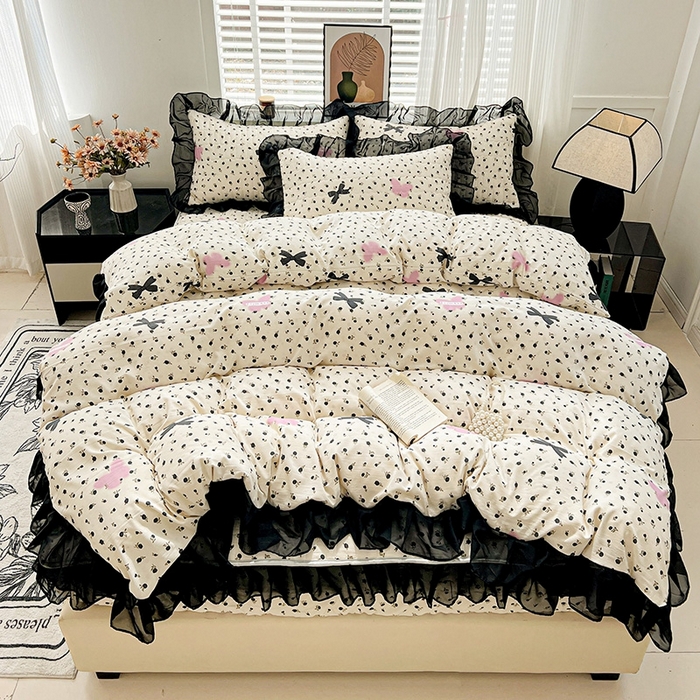 91家纺网 家纺一手货源 找家纺 艾橙家纺2025新款法式赫本风水洗棉印花雪纺花边单床笠 朵蔓花馨