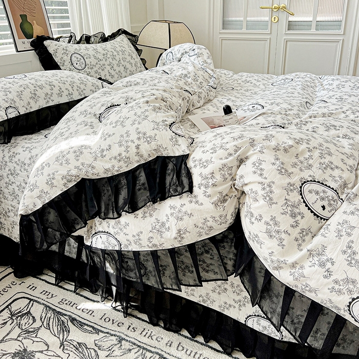 91家纺网 家纺一手货源 找家纺 艾橙家纺2025新款法式赫本风水洗棉印花雪纺花边四件套 澜音花香