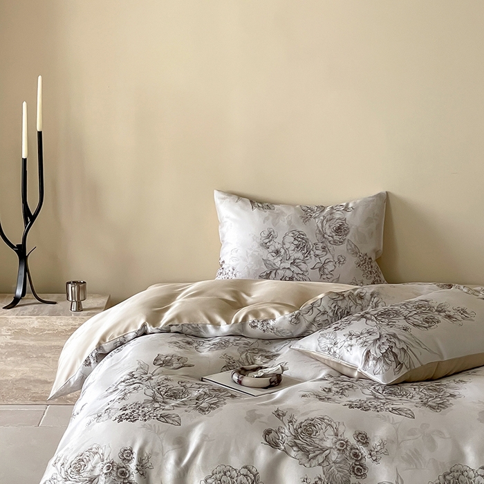 91家纺网 家纺一手货源 找家纺 咏绒家纺工厂店 2025新款60S奥地利兰精天丝数码印花暗合简约款系列四件套 沁香-咖