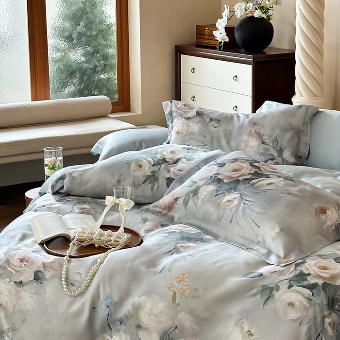 91家纺网 家纺一手货源 找家纺 2025新款60S奥地利兰精天丝数码印花宽边压线系列四件套 倾城-灰