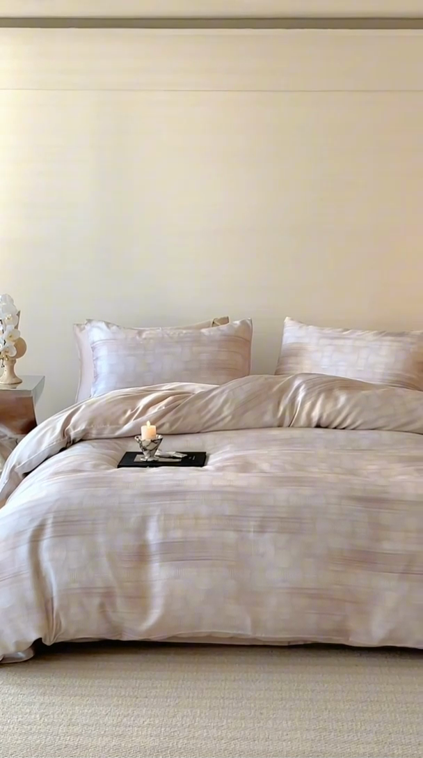 91家纺网 家纺一手货源 找家纺 咏绒家纺工厂店 2025新款60S奥地利兰精天丝数码印花暗合简约款系列四件套 卡西纳-咖