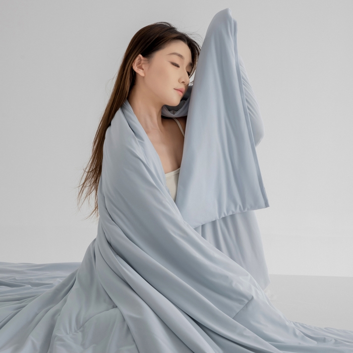 91家纺网 家纺一手货源 找家纺 兜米家居 2025新款亚朵同款夏季深睡被pro2夏凉被可机洗空调被透气被子 青空灰