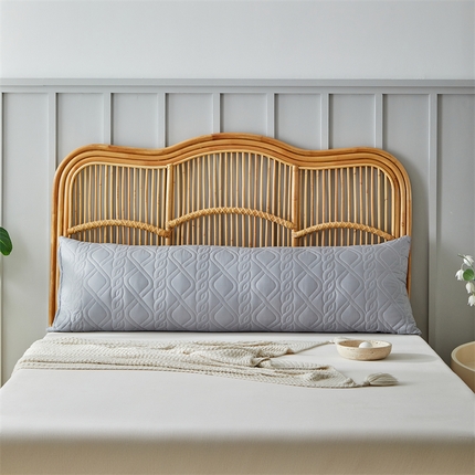 91家纺网 家纺一手货源 找家纺 （总）温宁家纺2025新款跨境绗缝化纤水洗棉长枕-菱形格