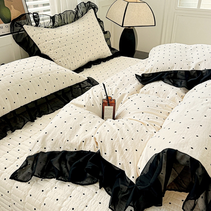 91家纺网 家纺一手货源 找家纺 艾橙家纺2025新款法式赫本风水洗棉印花雪纺花边四件套 点点爱