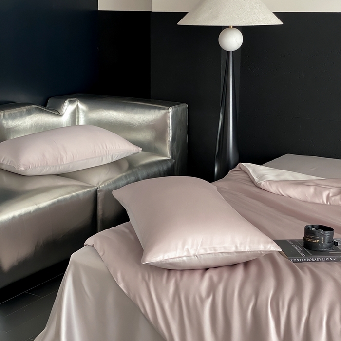 91家纺网 家纺一手货源 找家纺 禾时 2025新款60支兰精天丝轻奢纯色双拼四件套 夜影凝香-霜华银