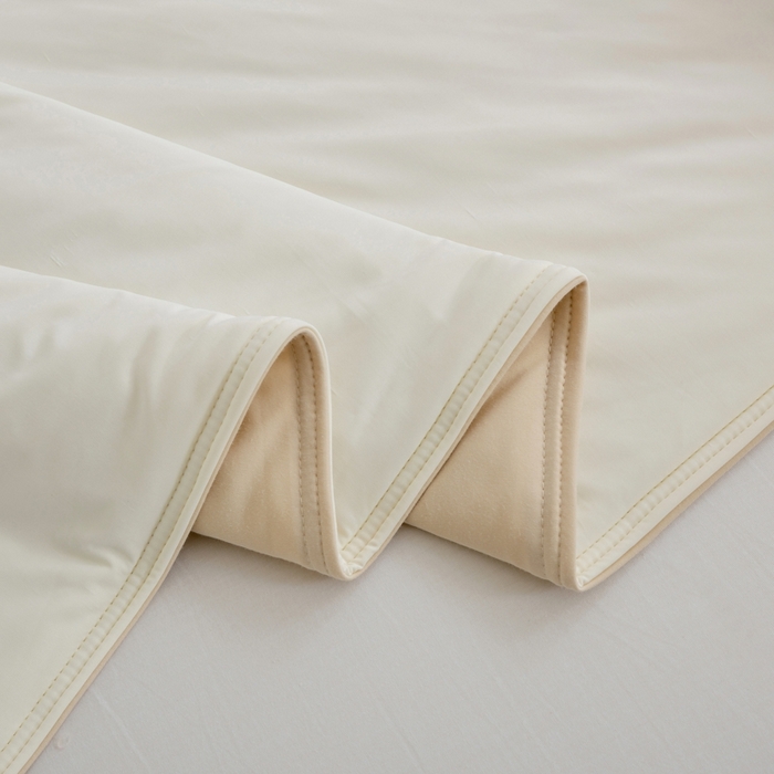 91家纺网 家纺一手货源 找家纺 兜米家居 2025新款亚朵同款夏季深睡被pro1夏凉被可机洗空调被透气被子 月光浅杏