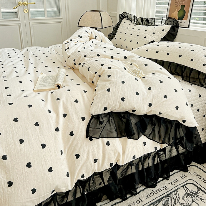 91家纺网 家纺一手货源 找家纺 艾橙 2025新款法式赫本风水洗棉印花雪纺花边单被套 心心相印