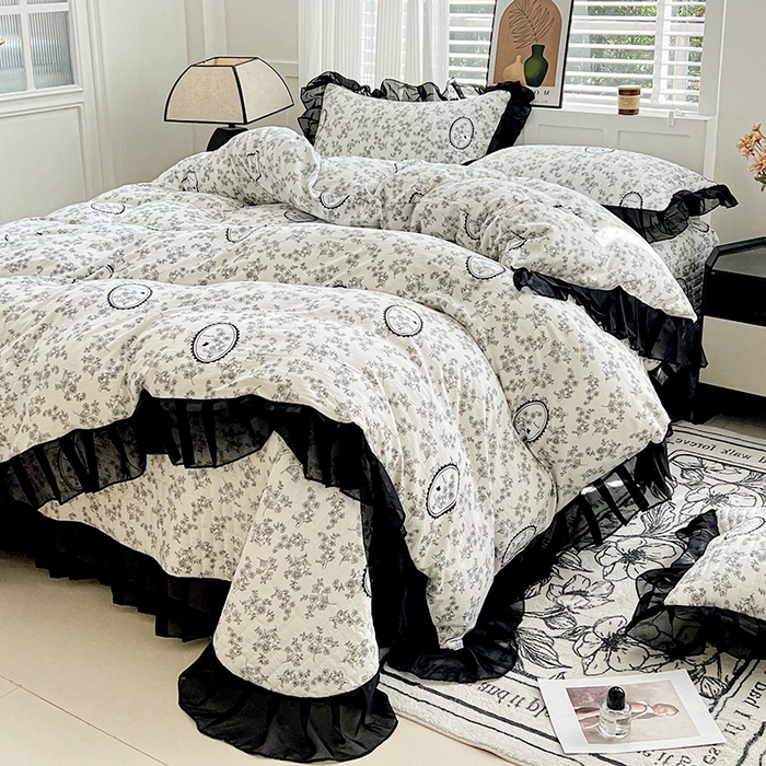 91家纺网 家纺一手货源 找家纺 艾橙 2025新款法式赫本风水洗棉印花雪纺花边单被套 澜音花香