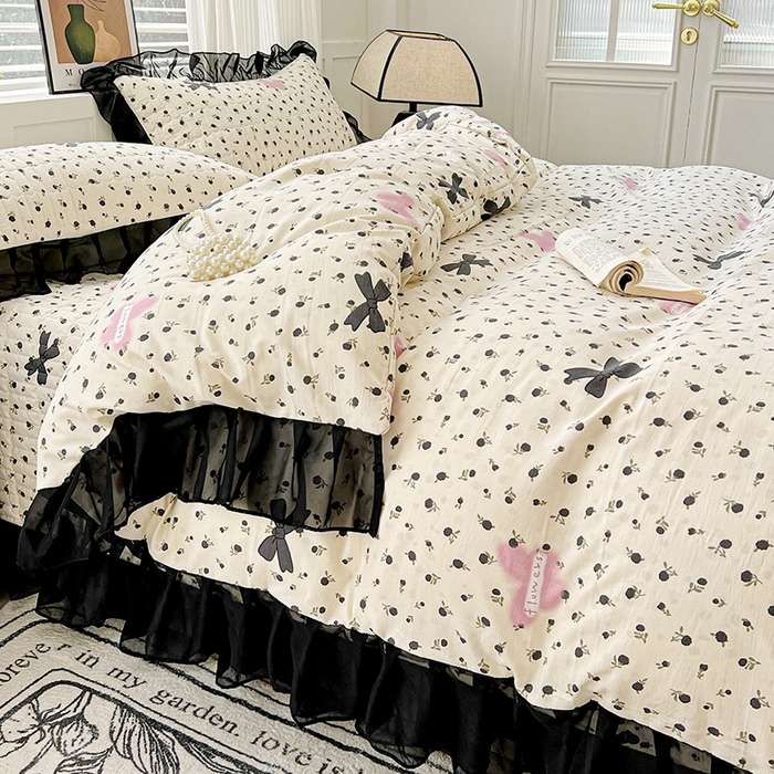 91家纺网 家纺一手货源 找家纺 艾橙 2025新款法式赫本风水洗棉印花雪纺花边单被套 朵蔓花馨