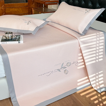 格真 2025新款A类中分子PE瞬间凉感刺绣冰藤席高端复合三明治加密软凉席可折叠空调席藤席 凉感冰腾-粉