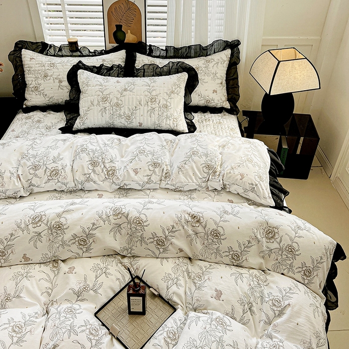 91家纺网 家纺一手货源 找家纺 艾橙家纺2025新款法式赫本风水洗棉印花雪纺花边单床笠 素馨花恋