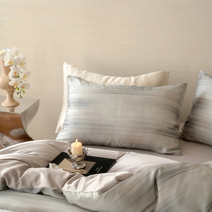 91家纺网 家纺一手货源 找家纺 咏绒家纺工厂店 2025新款60S奥地利兰精天丝数码印花暗合简约款系列四件套 卡西纳-紫