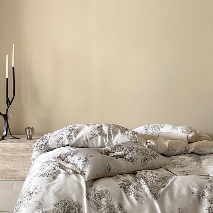 91家纺网 家纺一手货源 找家纺 咏绒家纺工厂店 2025新款60S奥地利兰精天丝数码印花暗合简约款系列四件套 沁香-咖