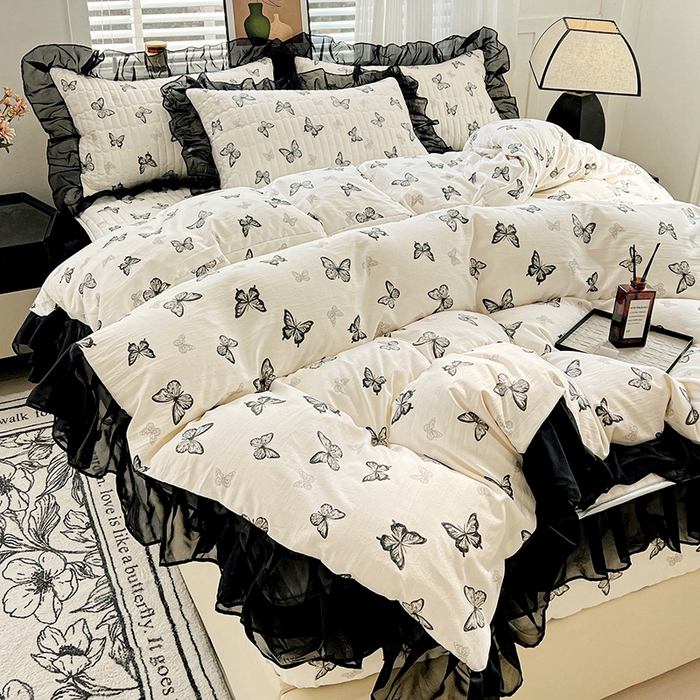 91家纺网 家纺一手货源 找家纺 艾橙家纺2025新款法式赫本风水洗棉印花雪纺花边单床笠 蝴蝶印记