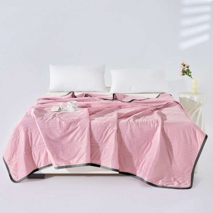 91家纺网 家纺一手货源 找家纺 丝薇雅 2025新款凉感丝夏被冰淇淋夏凉被 黑边-条纹粉色