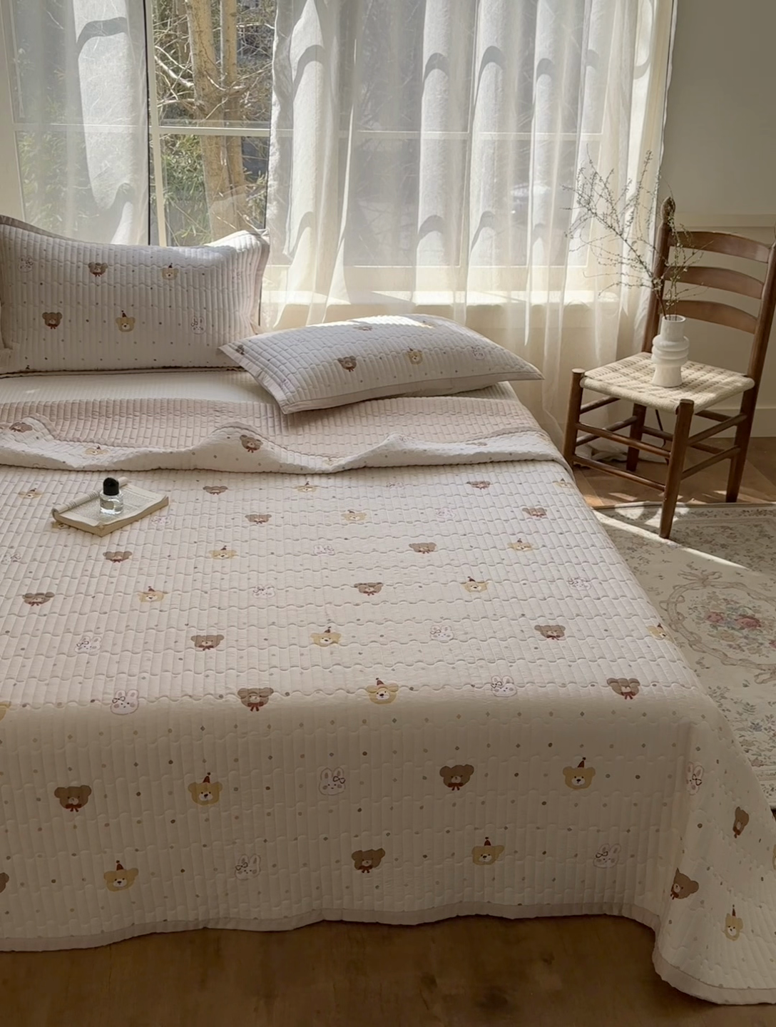 91家纺网 家纺一手货源 找家纺 美优兰 2025春夏新款双面天丝高温砂洗床盖 小熊礼物