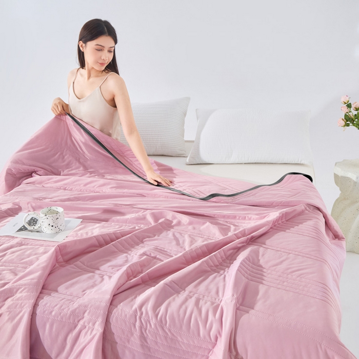 91家纺网 家纺一手货源 找家纺 丝薇雅 2025新款凉感丝夏被冰淇淋夏凉被 黑边-条纹粉色