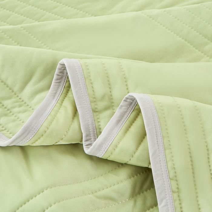 91家纺网 家纺一手货源 找家纺 丝薇雅 2025新款凉感丝夏被冰淇淋夏凉被 条纹果绿