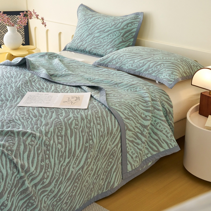 91家纺网 家纺一手货源 找家纺 棠薇家纺  2025新款北欧风盖毯毛巾被 木影湖灰