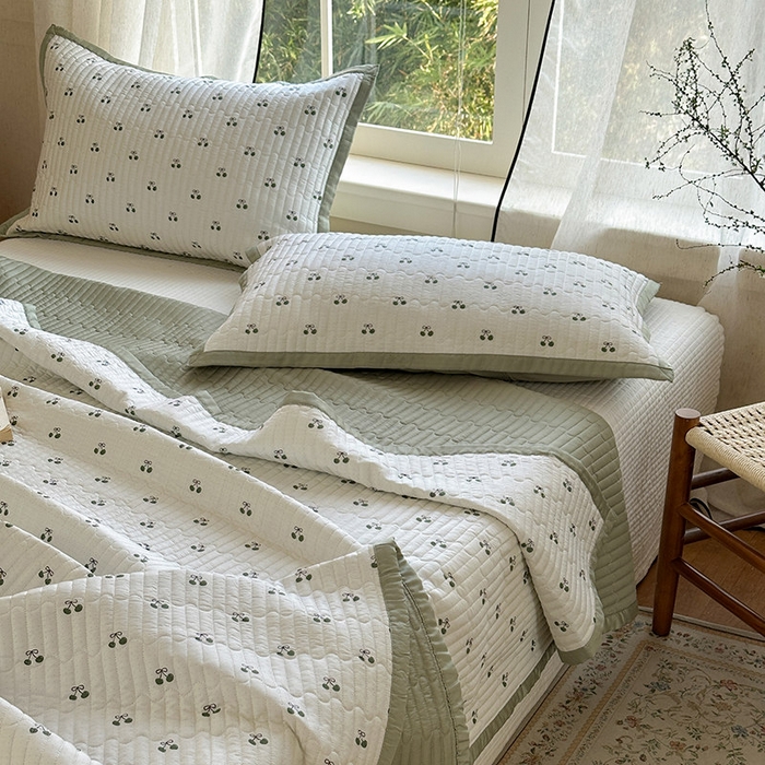 91家纺网 家纺一手货源 找家纺 美优兰 2025春夏新款双面天丝高温砂洗床盖 元气樱桃绿