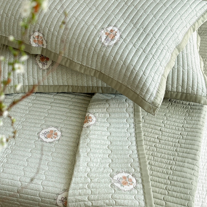 91家纺网 家纺一手货源 找家纺 美优兰 2025春夏新款双面天丝高温砂洗床盖 繁花