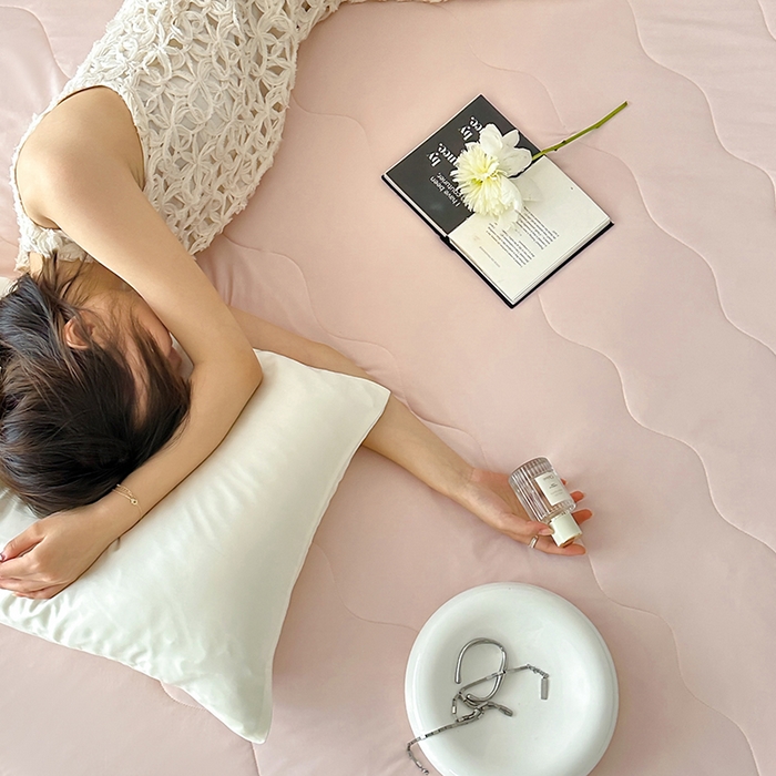 91家纺网 家纺一手货源 找家纺 时年家纺 2025新款升级版180克高定即刻凉感夏被 甜杏粉