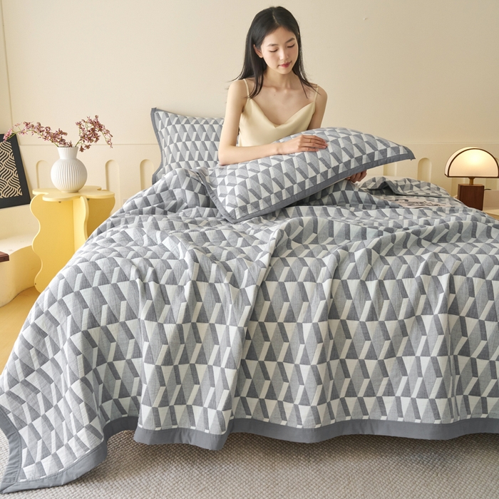 91家纺网 家纺一手货源 找家纺 棠薇家纺  2025新款北欧风盖毯毛巾被 菱格灰