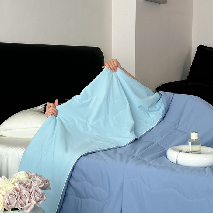 91家纺网 家纺一手货源 找家纺 时年家纺 2025新款升级版180克高定即刻凉感夏被 海盐蓝