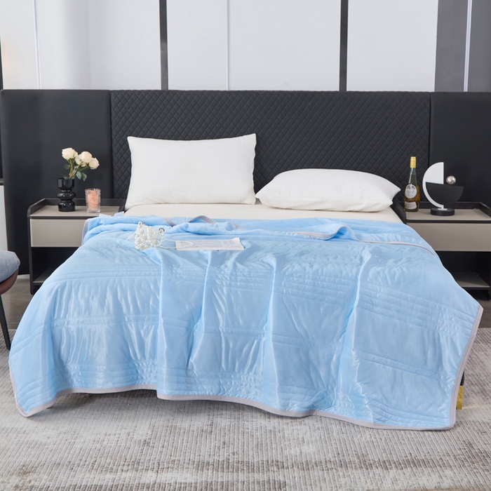 91家纺网 家纺一手货源 找家纺 丝薇雅 2025新款凉感丝夏被冰淇淋夏凉被 条纹天蓝