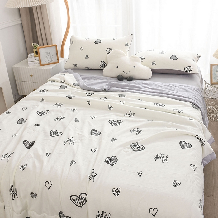 91家纺网 家纺一手货源 找家纺 红日子纺织品 2025新款棉麻夏被四件套 黑白爱心