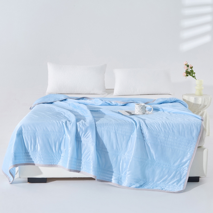 91家纺网 家纺一手货源 找家纺 丝薇雅 2025新款凉感丝夏被冰淇淋夏凉被 条纹天蓝