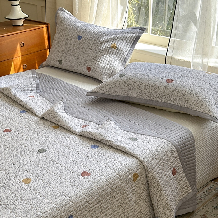 91家纺网 家纺一手货源 找家纺 美优兰 2025春夏新款双面天丝高温砂洗床盖 多彩甜心