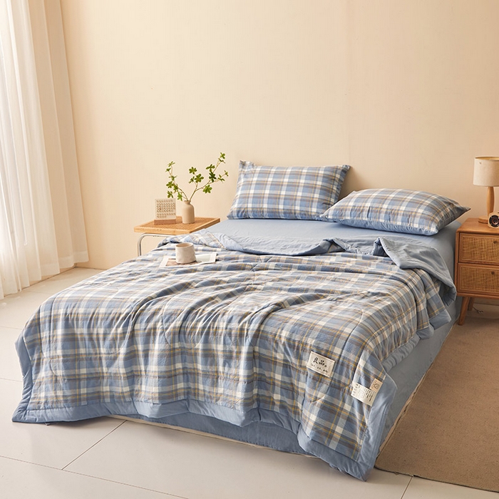 91家纺网 家纺一手货源 找家纺 秋泽家纺 2025新款全棉色织水洗棉棉花夏被夏凉被空调被 简兮蓝