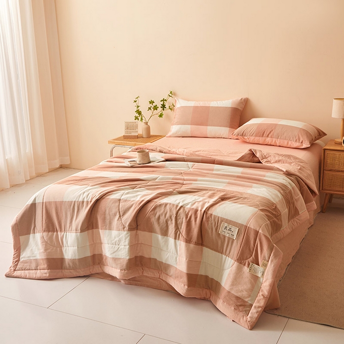 91家纺网 家纺一手货源 找家纺 秋泽家纺 2025新款全棉色织水洗棉棉花夏被夏凉被空调被 粉大格