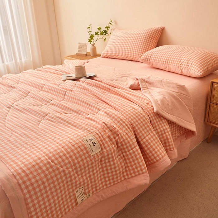 91家纺网 家纺一手货源 找家纺 秋泽家纺 2025新款全棉色织水洗棉棉花夏被夏凉被空调被 粉小格