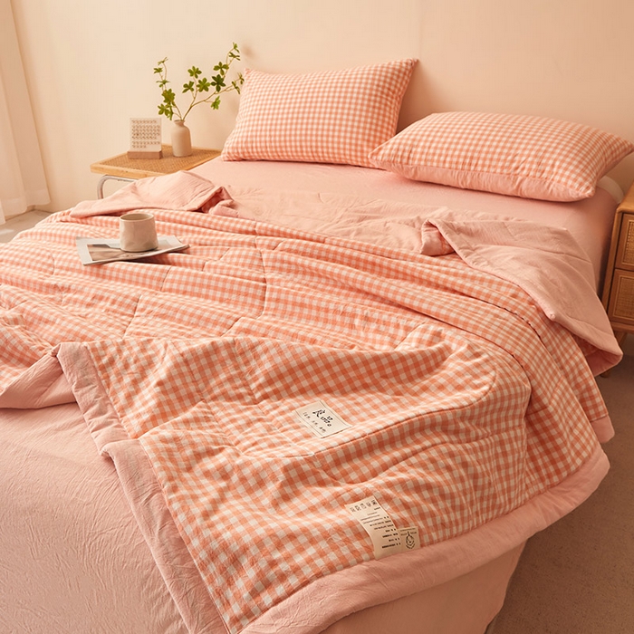 91家纺网 家纺一手货源 找家纺 秋泽家纺 2025新款全棉色织水洗棉棉花夏被夏凉被空调被 粉小格