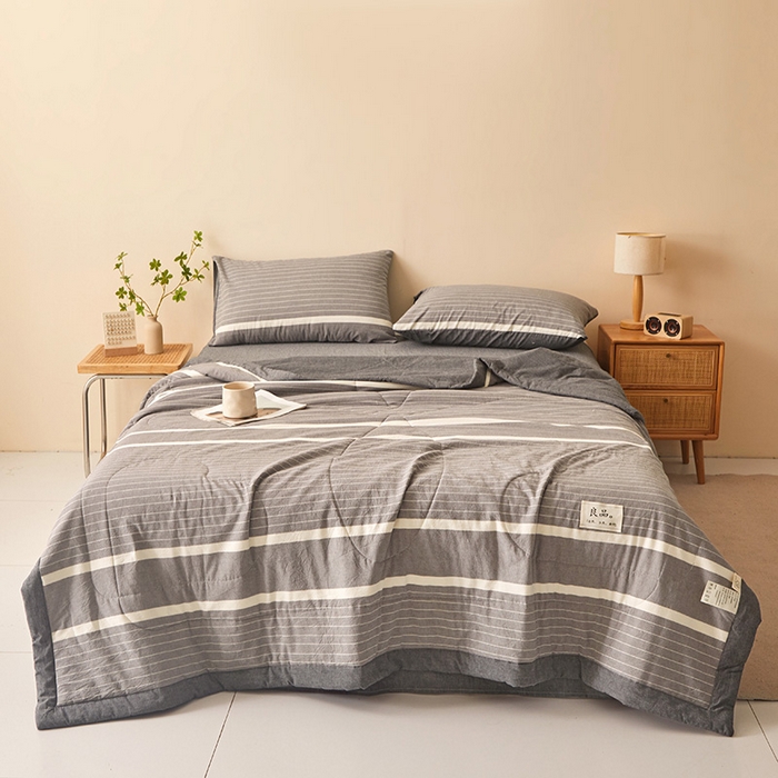 91家纺网 家纺一手货源 找家纺 秋泽家纺 2025新款全棉色织水洗棉棉花夏被夏凉被空调被 灰细条