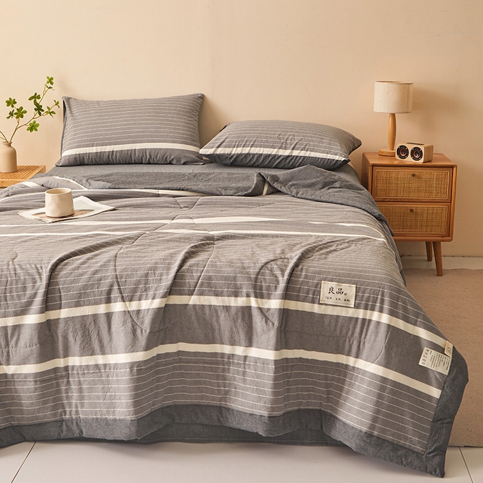 91家纺网 家纺一手货源 找家纺 秋泽家纺 2025新款全棉色织水洗棉棉花夏被夏凉被空调被 灰细条