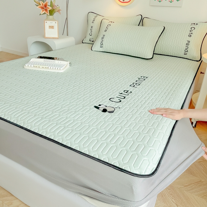 多乐家纺 2025新款居家风凉感丝绣花乳胶凉席 熊猫-清新绿-床笠款