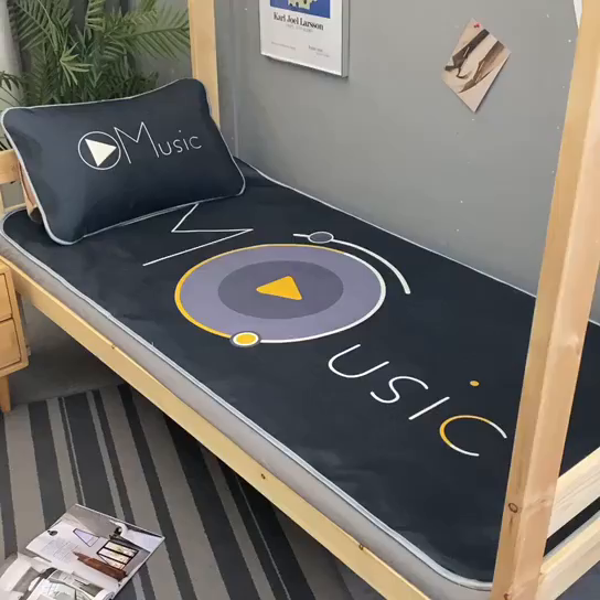 91家纺网 家纺一手货源 找家纺 多乐家纺 2025新款学生床数码大版印花冰丝凉席（专版花型） 进行时