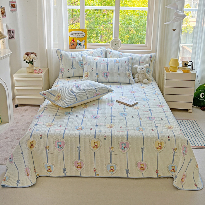 羽爱家纺 2025新款A类13372全棉印花砂洗床盖套件 爱心熊