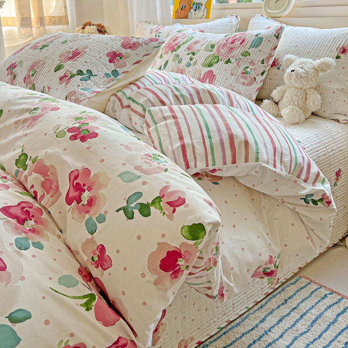 91家纺网 家纺一手货源 找家纺 羽爱家纺 2025新款A类13372全棉印花砂洗床盖套件 春日序